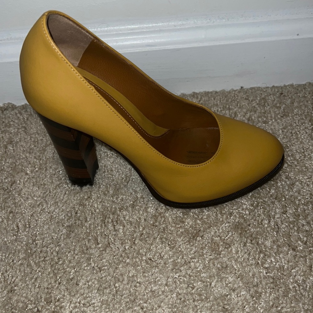NWOT FENDI Oxblood Leather Pumps w Striped Stack Heel